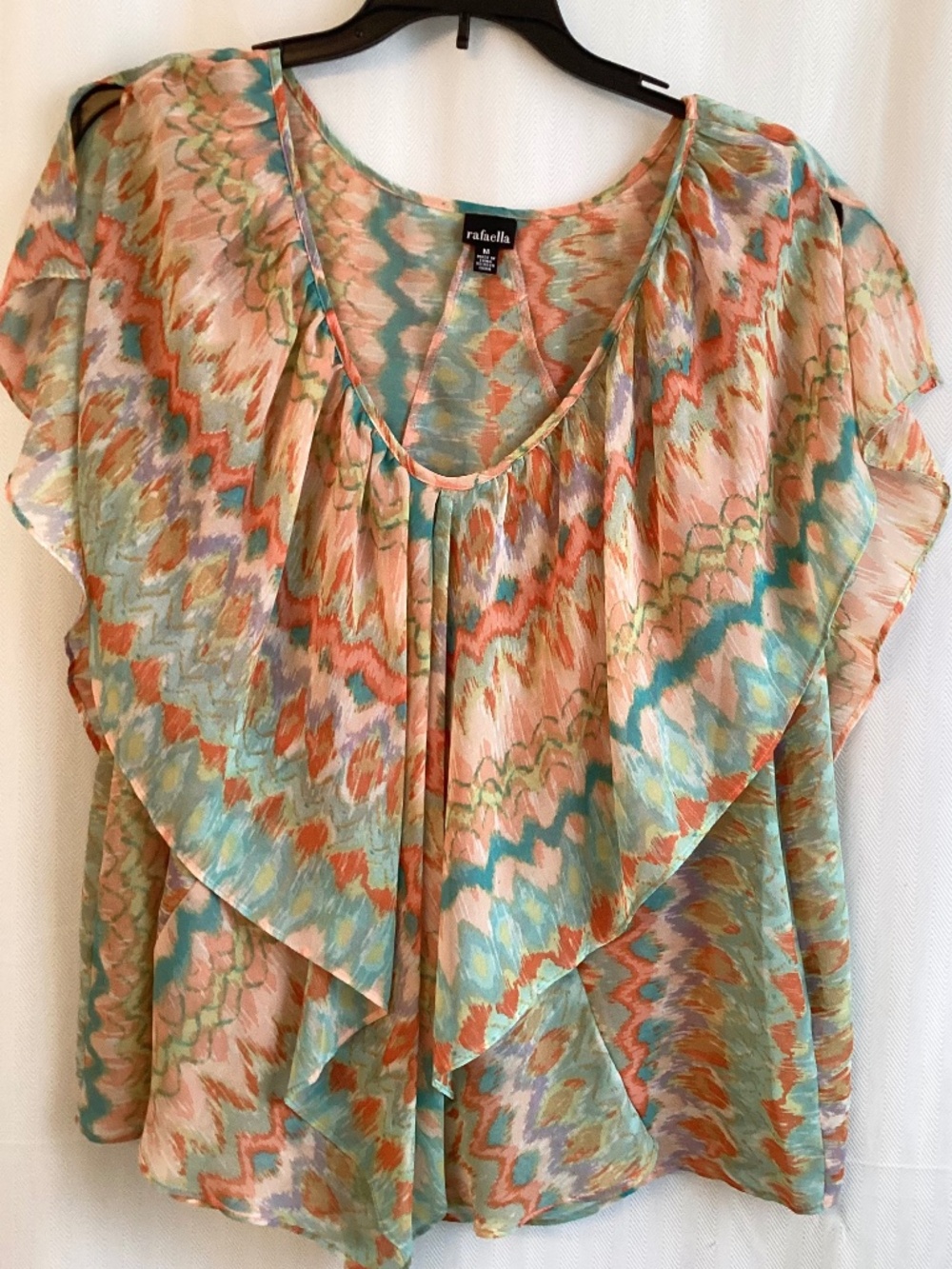 🔥 20% Off!  Gorgeous Rafaella fluttery top, coral, teal, size med. Great shape